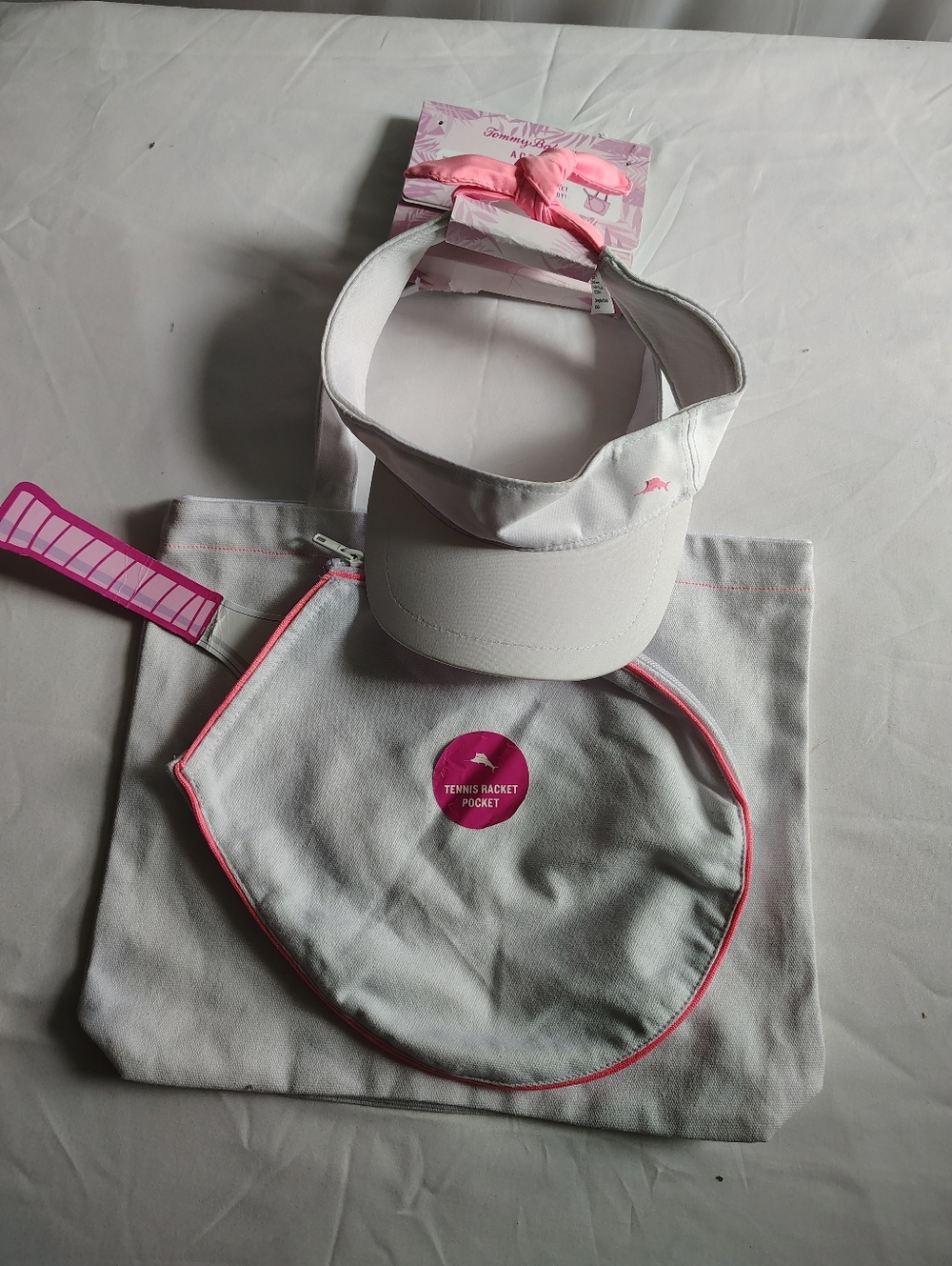 Tommy Bahama Active Set Tote Bag With Raquet Pocket And Visor